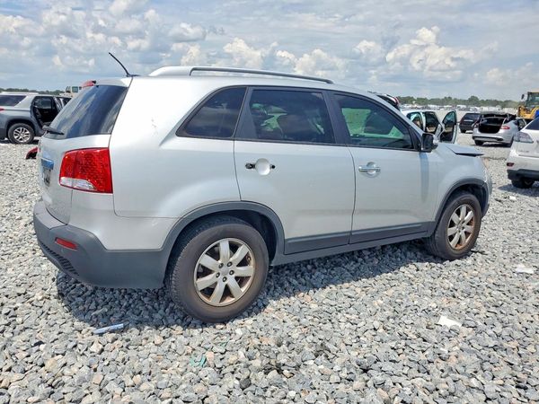 2013 KIA SORENTO Base / LX