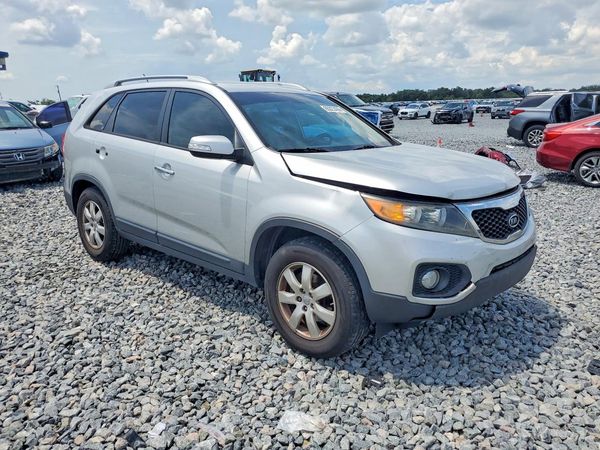 2013 KIA SORENTO Base / LX
