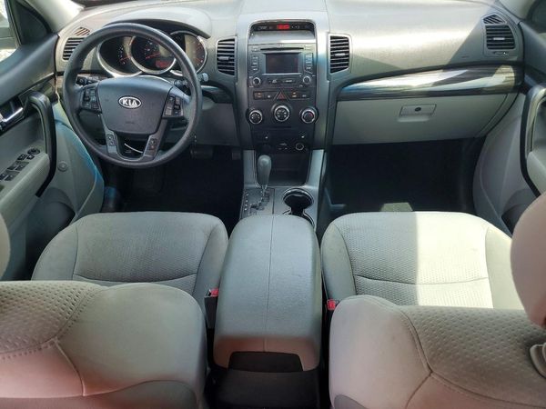 2013 KIA SORENTO Base / LX