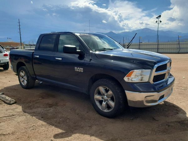 2018 RAM 1500 SLT CREW CAB 4X4