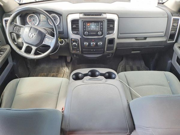2018 RAM 1500 SLT CREW CAB 4X4