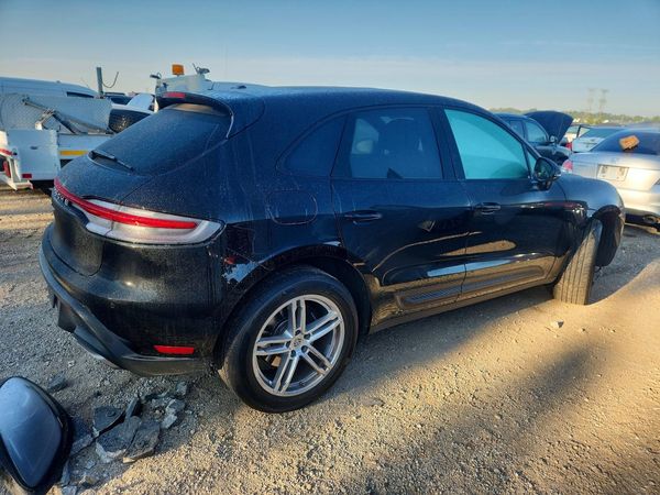 2024 PORSCHE MACAN