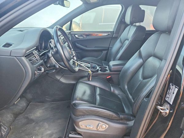 2024 PORSCHE MACAN