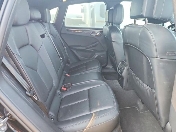 2024 PORSCHE MACAN