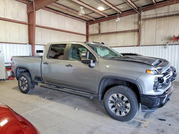 2024 CHEVROLET SILVERADO Custom — Passenger 3/4
