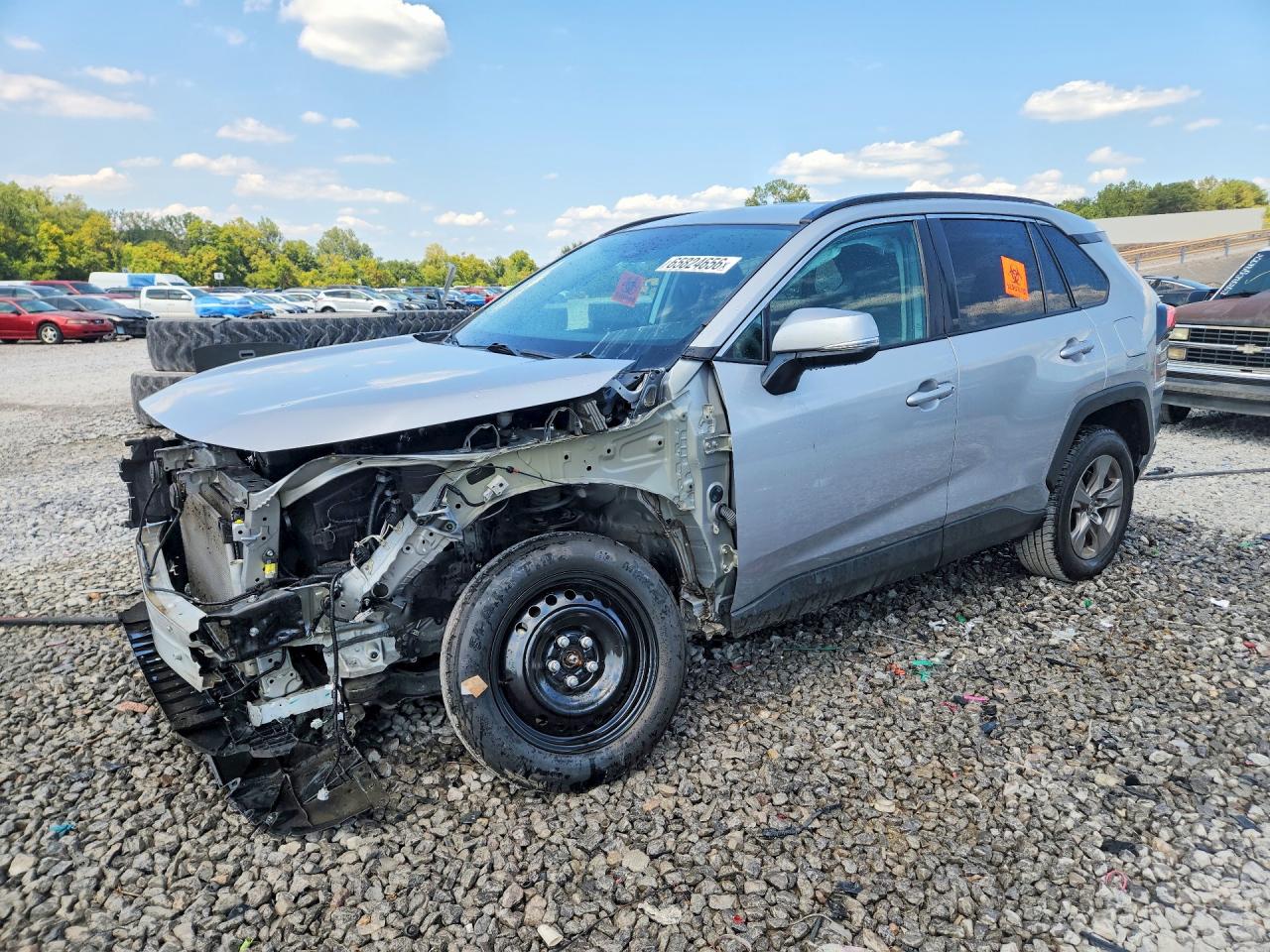 2024 TOYOTA RAV4 XLE — Front 3/4