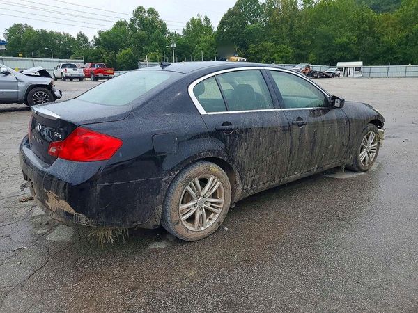 2013 INFINITI G37