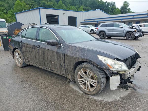 2013 INFINITI G37