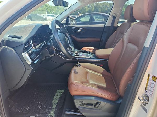 2020 AUDI Q7 quattro Premium Plus