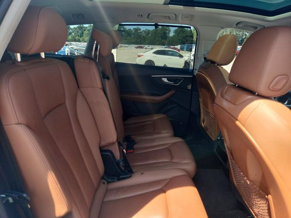 2020 AUDI Q7 quattro Premium Plus