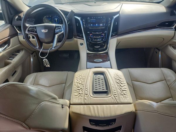2017 CADILLAC ESCALADE Luxury
