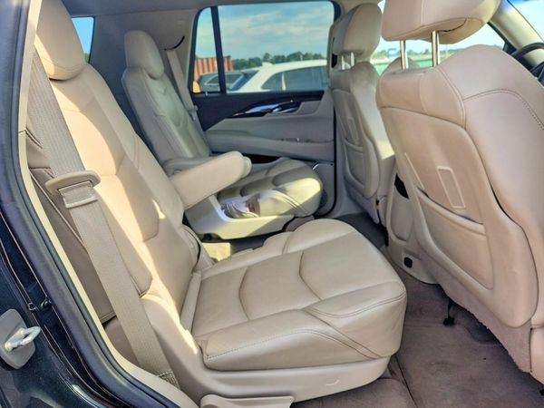 2017 CADILLAC ESCALADE Luxury