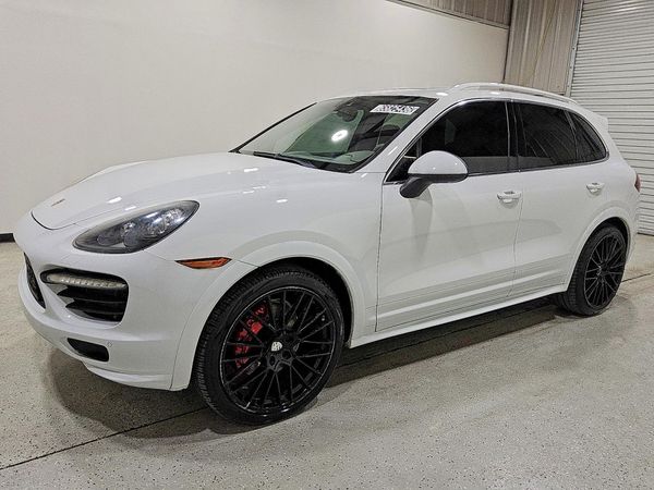 2014 PORSCHE CAYENNE GTS