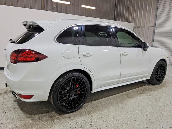 2014 PORSCHE CAYENNE GTS