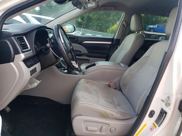 2019 TOYOTA HIGHLANDER LE/LE Plus
