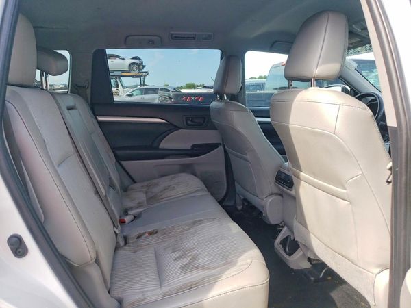 2019 TOYOTA HIGHLANDER LE/LE Plus