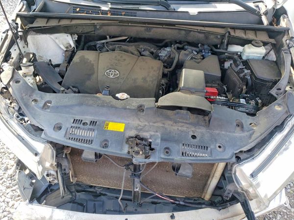 2019 TOYOTA HIGHLANDER LE/LE Plus