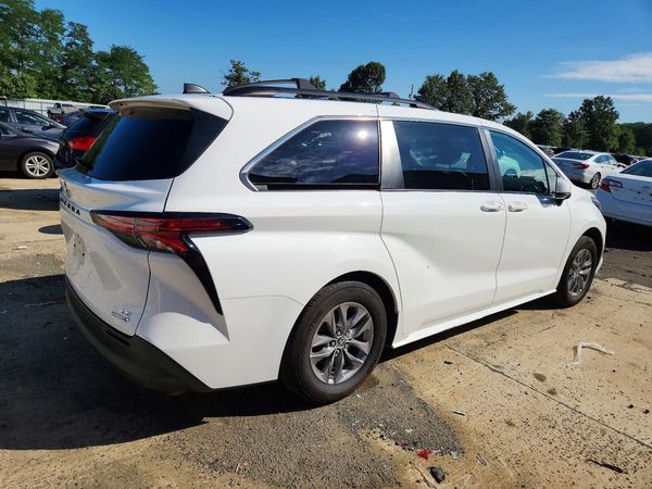 2022 TOYOTA SIENNA