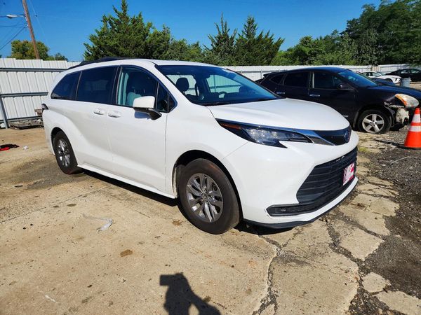 2022 TOYOTA SIENNA