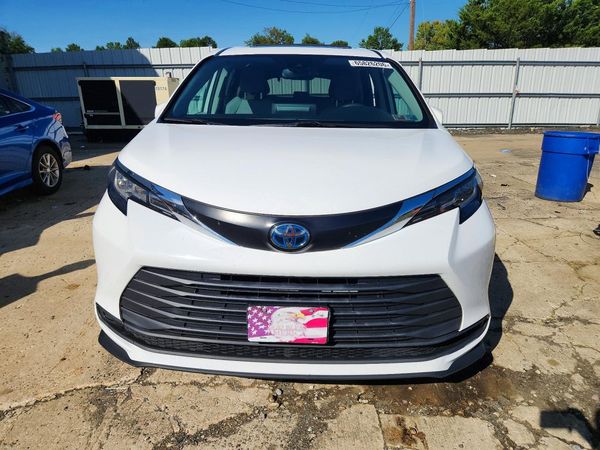 2022 TOYOTA SIENNA