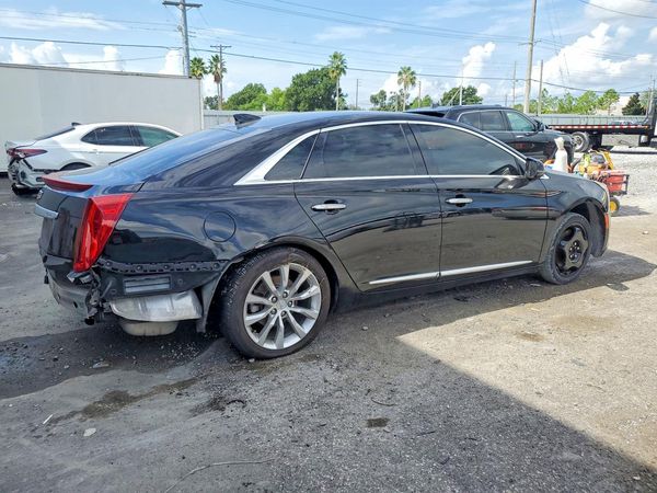 2017 CADILLAC XTS Luxury