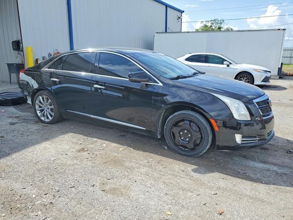 2017 CADILLAC XTS Luxury
