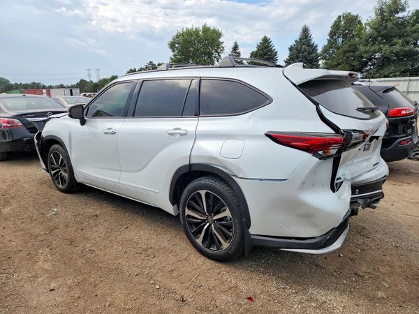 2022 TOYOTA HIGHLANDER
