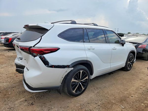 2022 TOYOTA HIGHLANDER