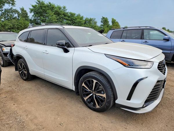 2022 TOYOTA HIGHLANDER