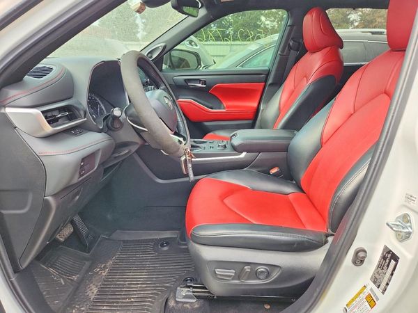 2022 TOYOTA HIGHLANDER