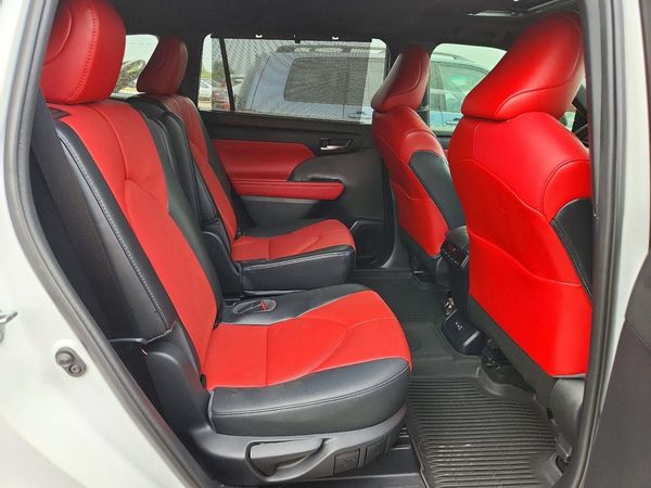 2022 TOYOTA HIGHLANDER