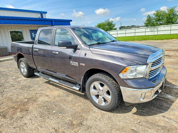 2018 RAM 1500 SLT