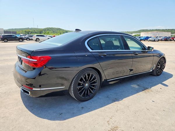 2016 BMW 740