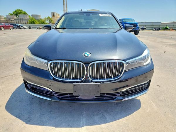 2016 BMW 740