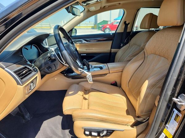 2016 BMW 740