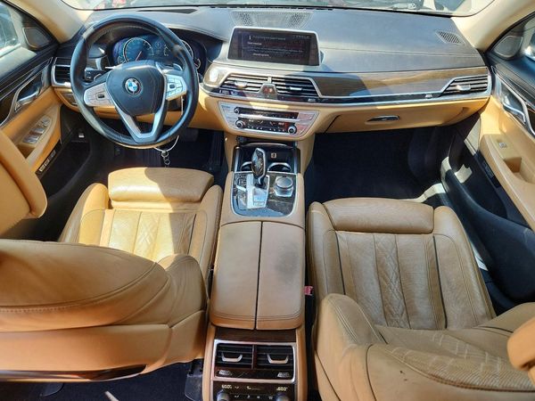 2016 BMW 740