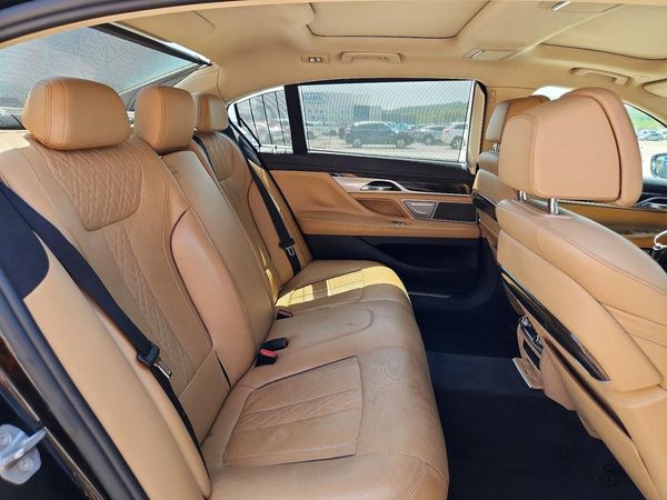 2016 BMW 740