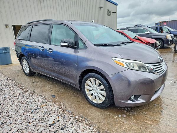 2015 TOYOTA SIENNA
