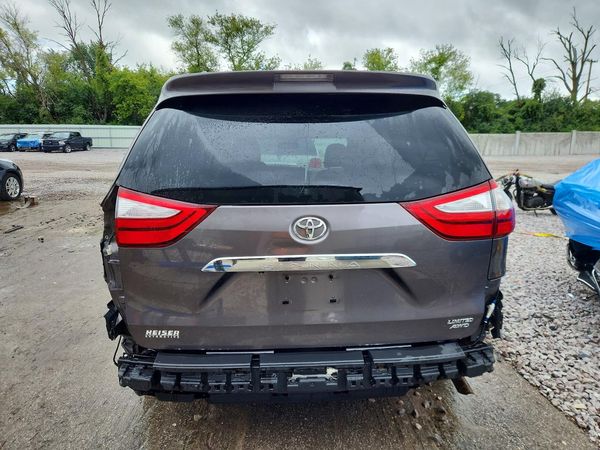 2015 TOYOTA SIENNA