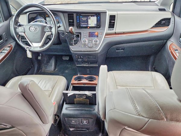 2015 TOYOTA SIENNA