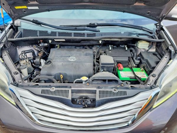 2015 TOYOTA SIENNA