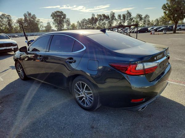 2016 LEXUS ES