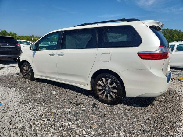 2018 TOYOTA SIENNA