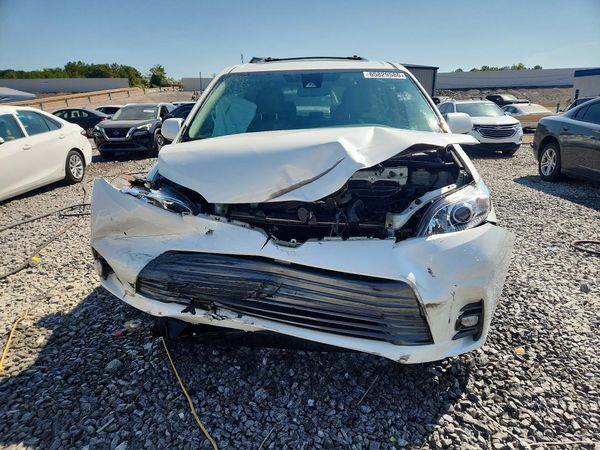 2018 TOYOTA SIENNA