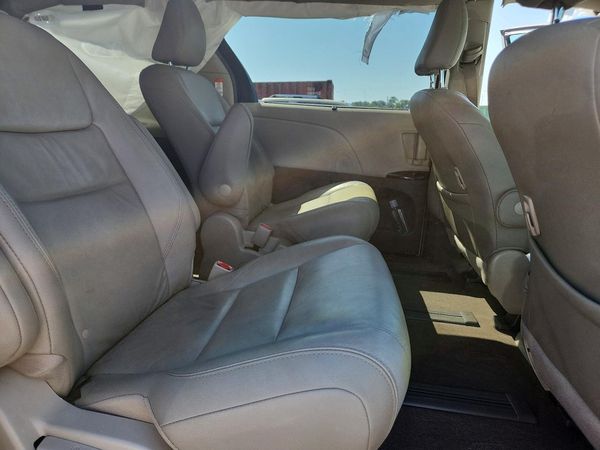 2018 TOYOTA SIENNA