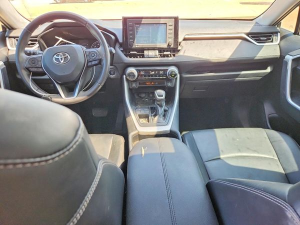 2020 TOYOTA RAV4 XLE Premium