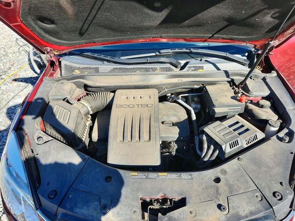 2017 CHEVROLET EQUINOX LT / FL — Engine bay