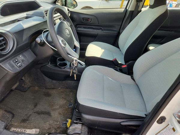 2015 TOYOTA PRIUS C ON — DENT