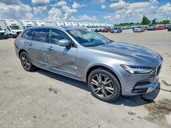 2017 VOLVO V90 CROSS COUNTRY Inscription