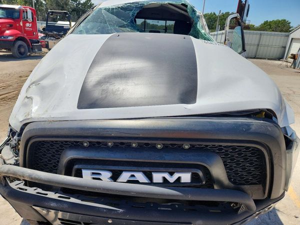 2019 RAM 1500 SLT — Engine bay